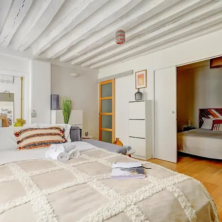 Appartement Bnbnook - Charming 1br Near Louvre & Palais Royal Parijs